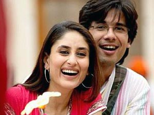 Shahid Kapoor wishes Kareena Kapoor Khan all the best!